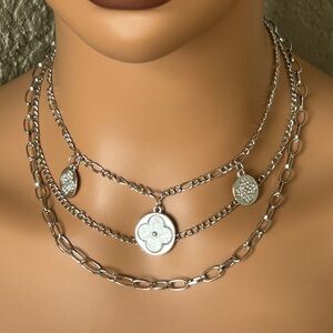 Chic Silver and White Clover Layered Necklace